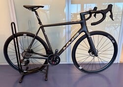 AUKRO Silniční kolo MMR ADRENALINE 10 - Carbon N Chrome - vel.L / 25/2026