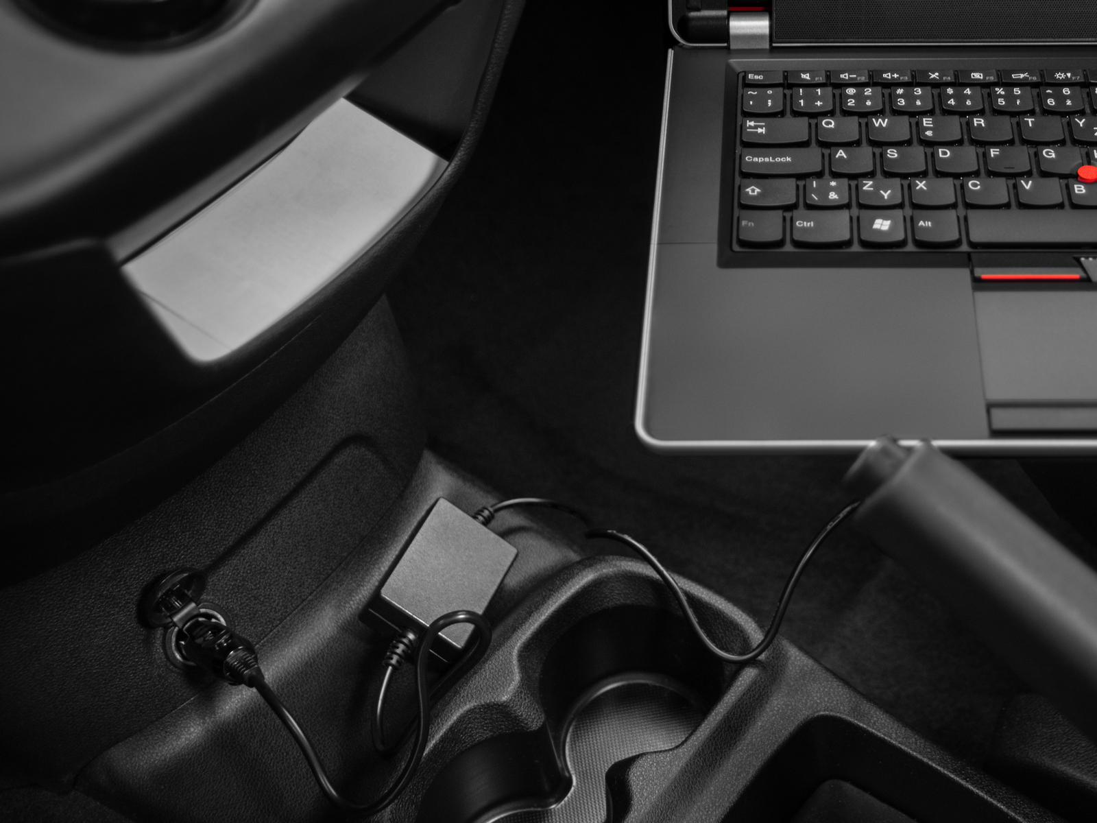 Avacom Nabíjecí autoadaptér USB Type-C 65W Power Delivery