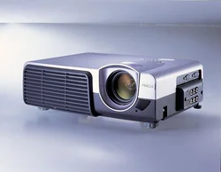 BenQ DLP Projektor PB8220/2200 ANSI Lum/XGA/2000:1