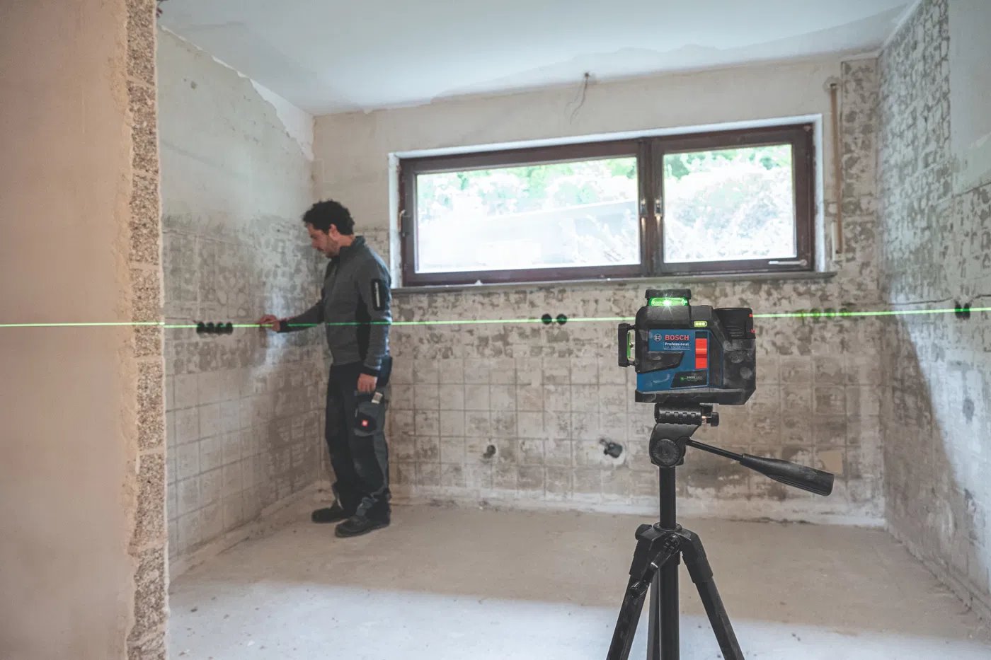 BOSCH Čárový laser GLL 12V-100-33 CG (0.601.065.400)