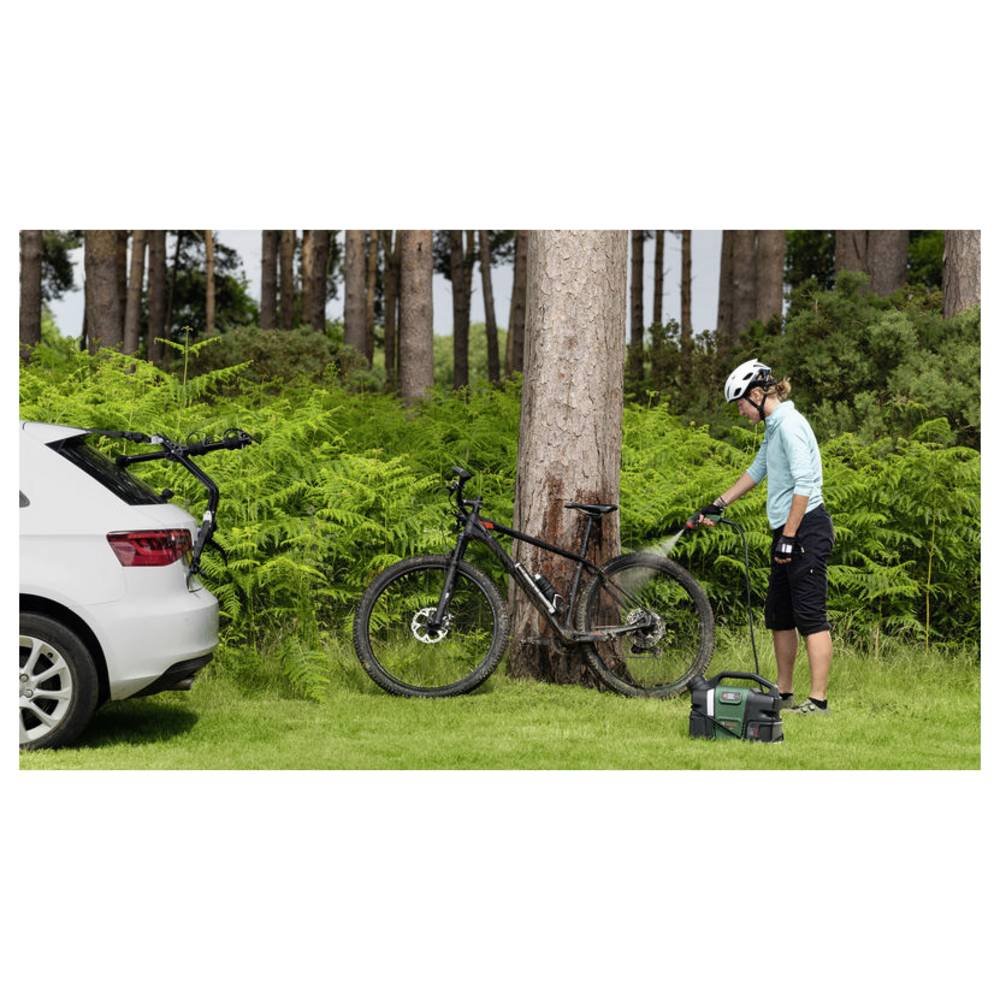 Bosch Fontus 18V-6 Bike Cleaner (s baterií a nabíječkou) (0.600.8B6.201)