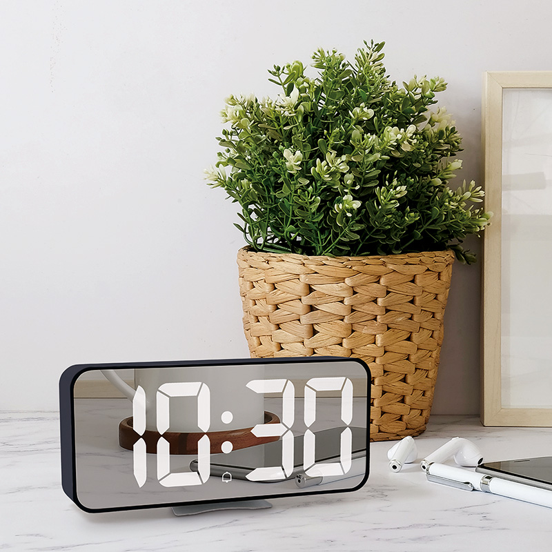 Budík Solight so synchronizáciou cez bluetooth