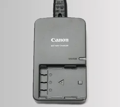 Canon nabíječka CB-2LWE pro NB-2L/H