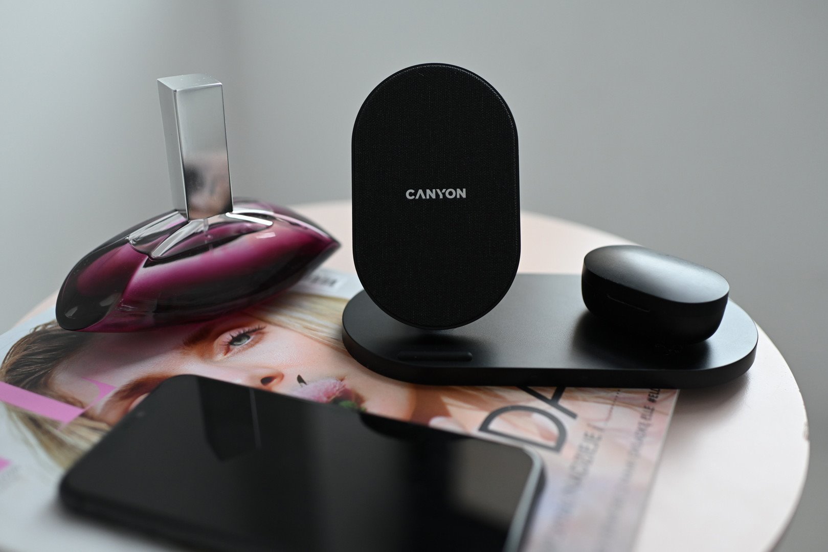 CANYON Bezdrátová nabíječka WCS-202B, černá