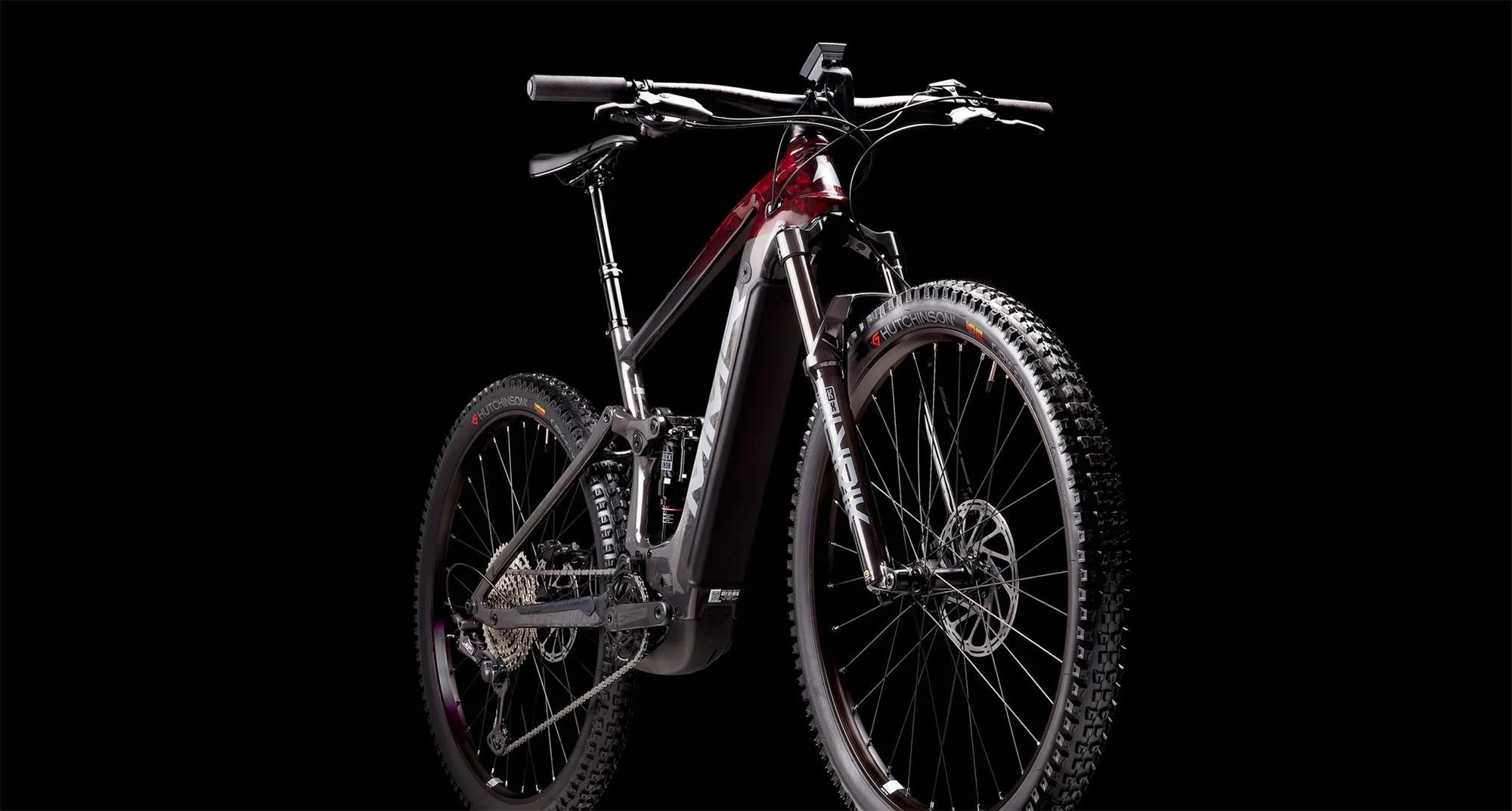 Celoodpružené elektrokolo MMR X-BOLT 140 50 - Liquid Red N Black - vel.M / 2024