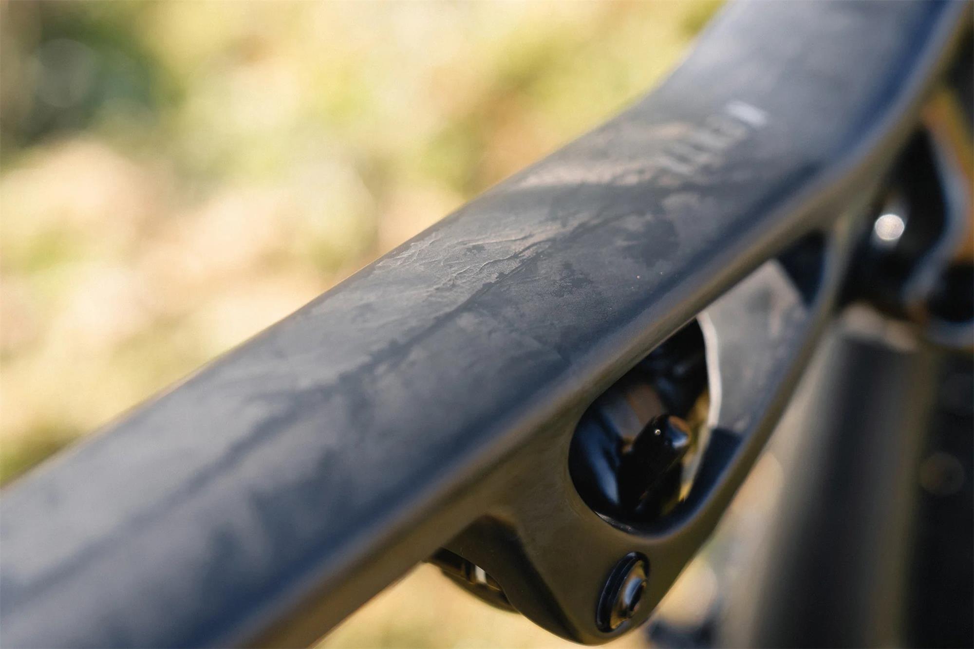 Celoodpružené kolo MMR KENTA 10 - Carbon N Chrome - vel.L 24/2025