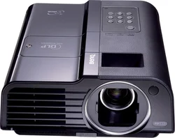 DLP Projektor MP722 3000 ANSI 2000:1 (Full on/Full off)