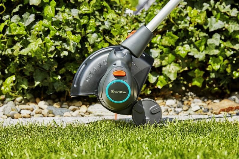 Gardena 14701-20 Zastrihávač ComfortCut 23/18V P4A - sada