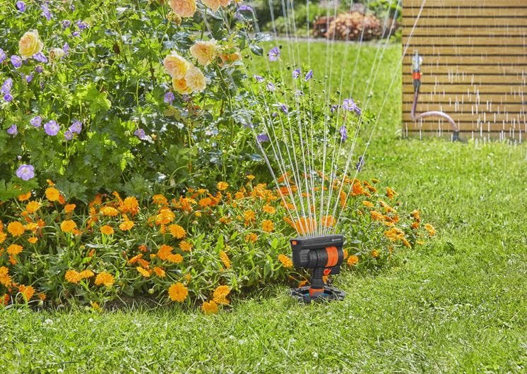 Gardena 8272-20 Štartovacia súprava potrubia s oscilačným zavlažovačom