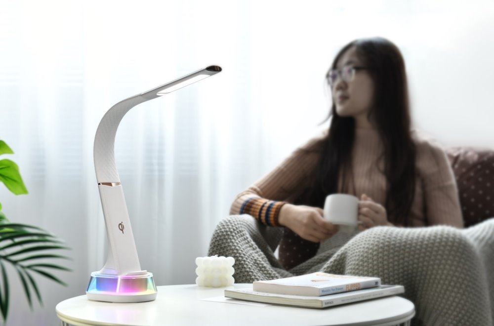 IMMAX LED stolová lampa CORELLA biela + zlaté prvky