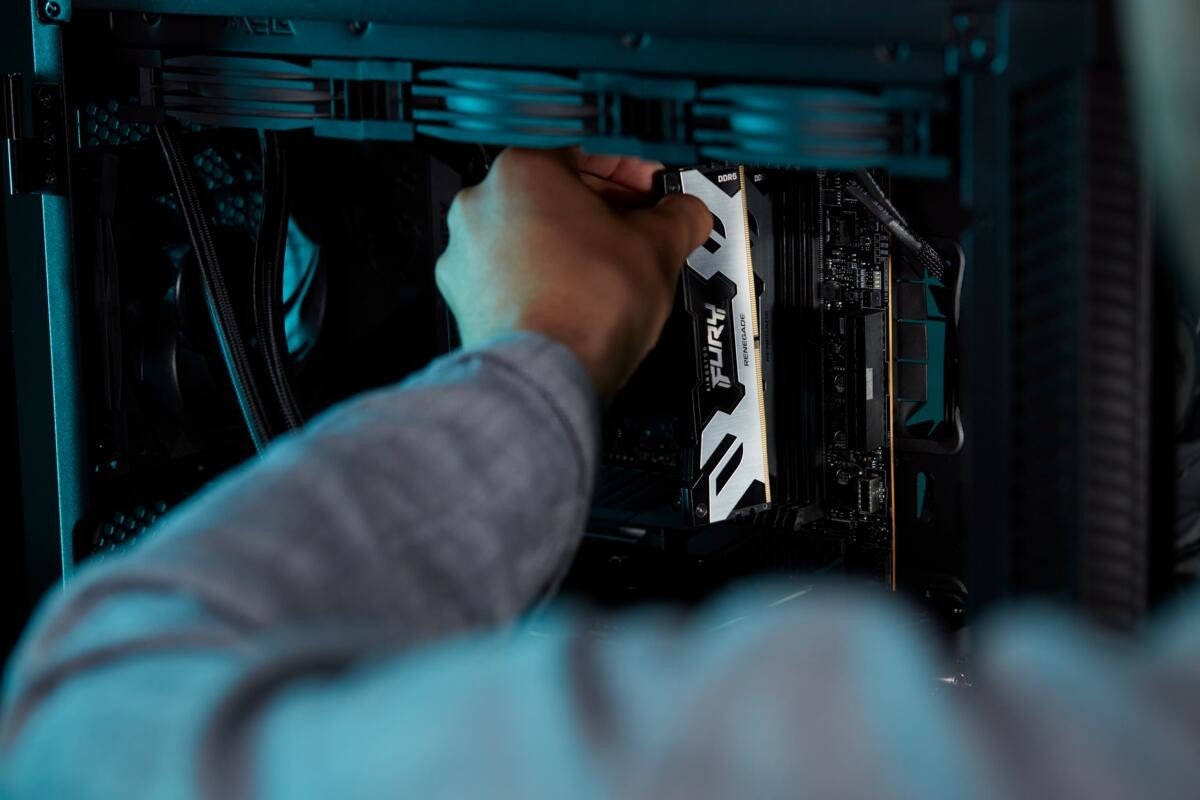 Kingston Fury Renegade Silver CUDIMM DDR5 24GB 8400MHz CL40 XMP