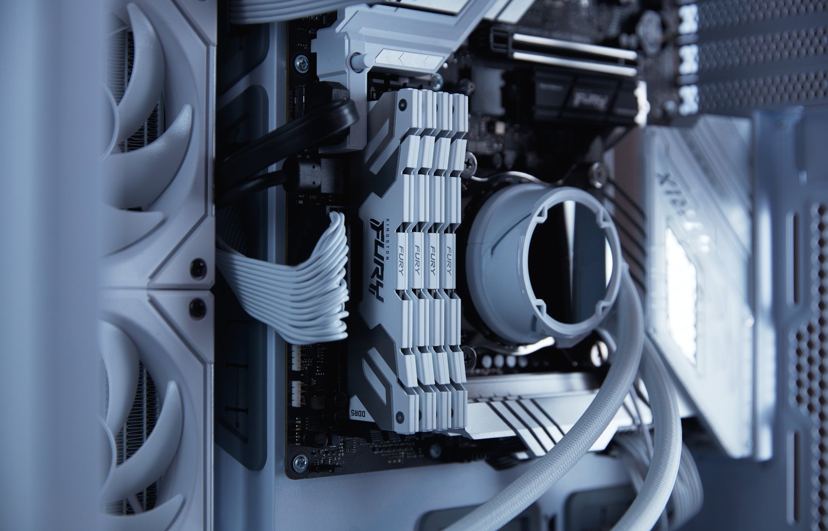 Kingston Fury Renegade White CUDIMM DDR5 24GB 8400MHz CL40 XMP