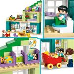 LEGO DUPLO Town Moderní rodinný dům 3 v 1 s figurkami 10470