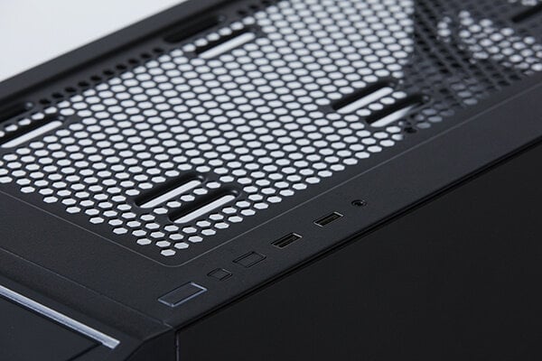 Lian Li LANCOOL 215 Midi-Tower - ARGB, tvrzené sklo, černý