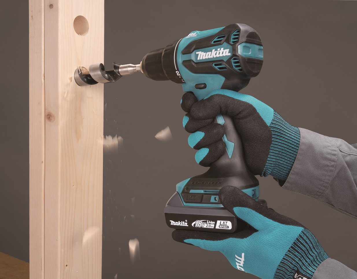 MAKITA Aku bezuhlíkový šroubovák Li-ion LXTB 18V/2,0 Ah