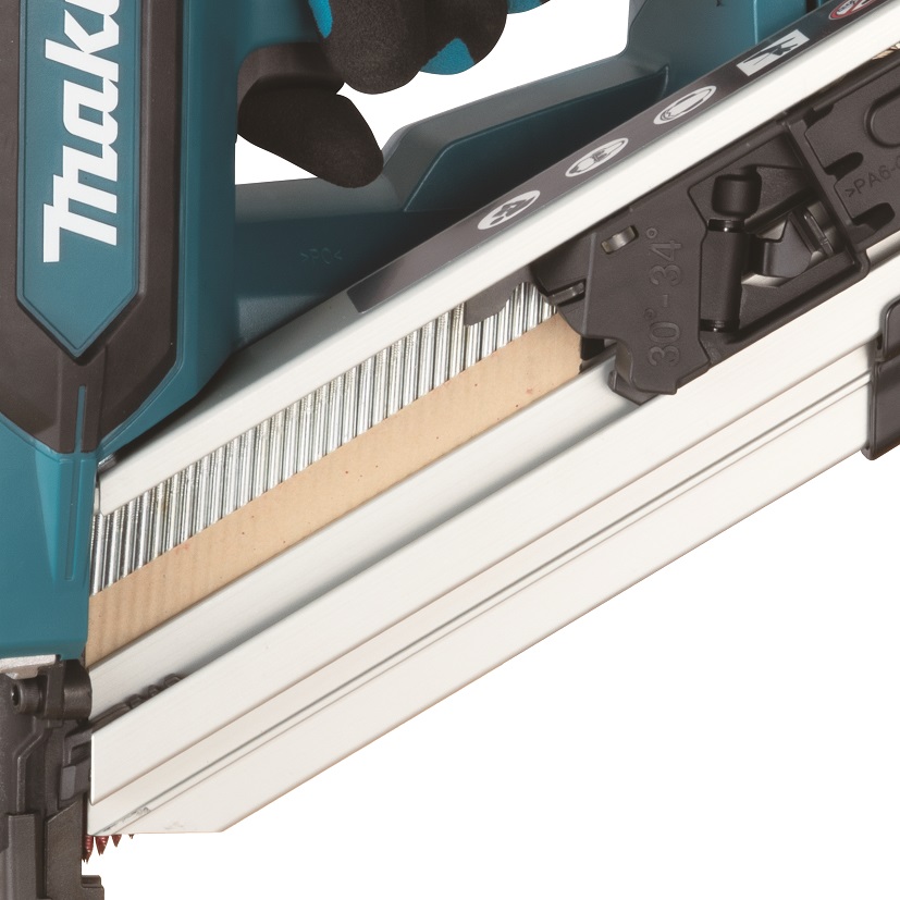 MAKITA Akumulátorová klincovačka 50-90 mm Li-ion XGT 40V, bez batérie Z