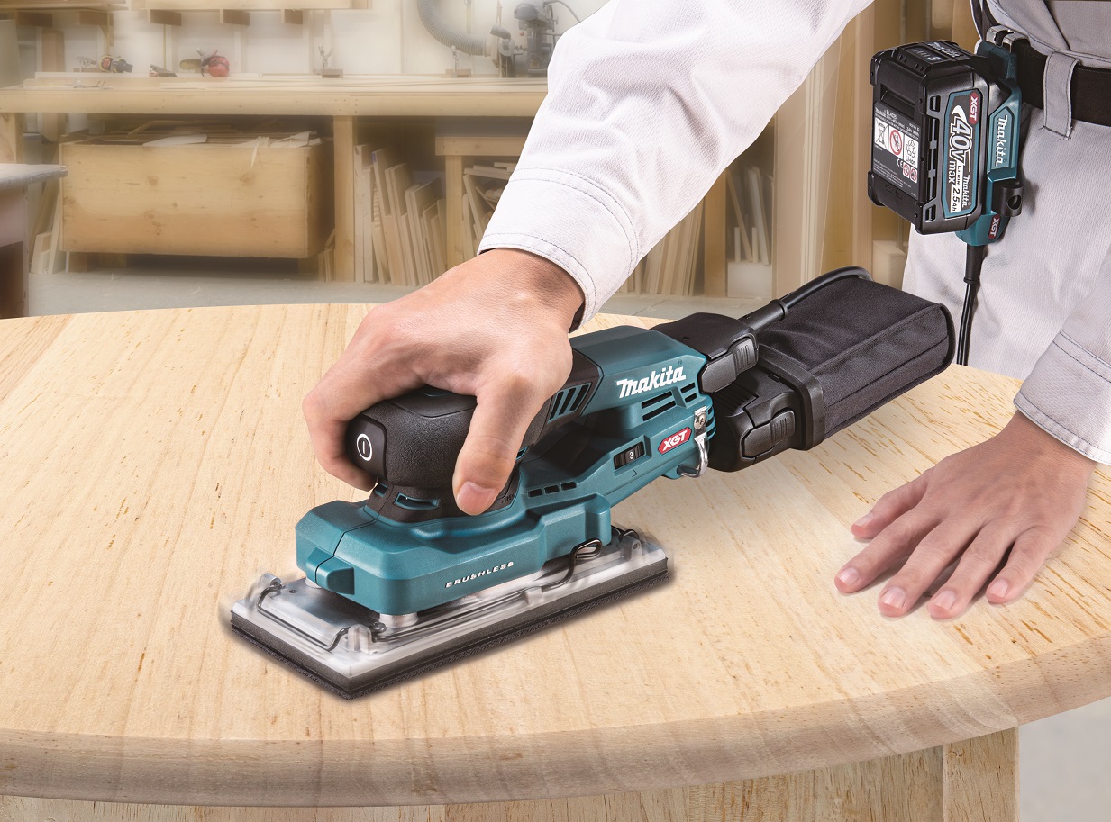 Makita BO007CGZ Aku vibračná brúska s reguláciou 93x185mm Li-ion XGT 40V, bez batérie