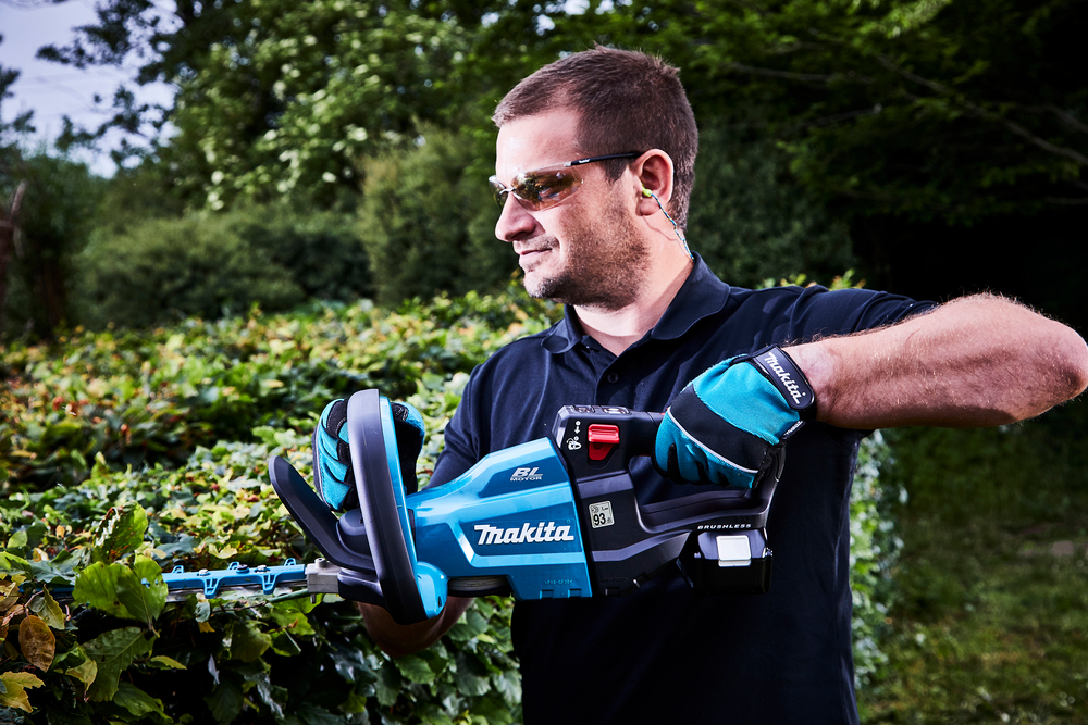 MAKITA DUH601PTE Aku plotostřih 600mm Li-ion 18V/5,0Ah LXT