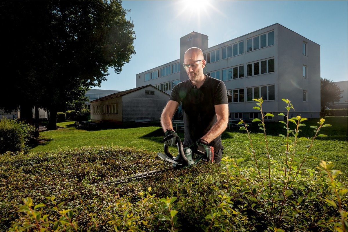 Metabo AHS 18-45 V (1x2,0Ah, ASC 55) Aku nůžky na živý plot