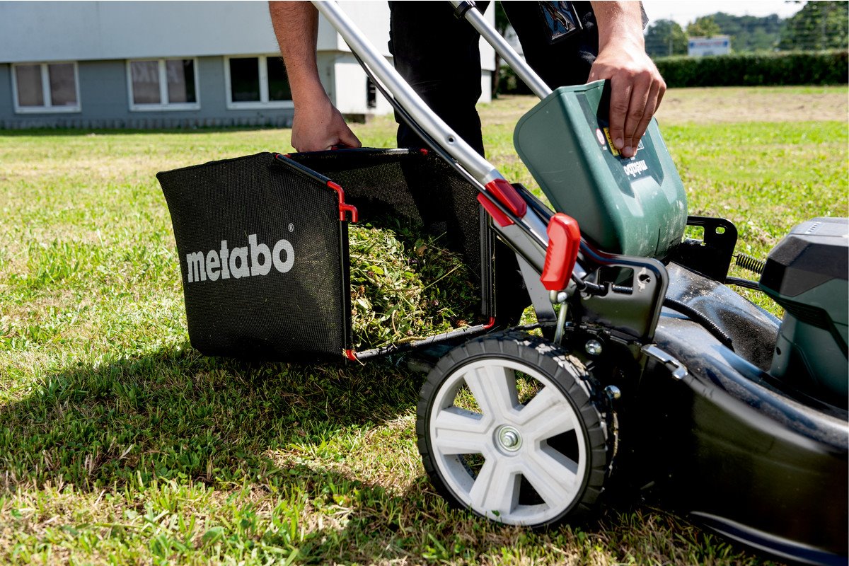 Metabo RM 36-18 LTX BL 46 (2x5,2Ah, ASC 145 Duo) Aku sekačka na trávu
