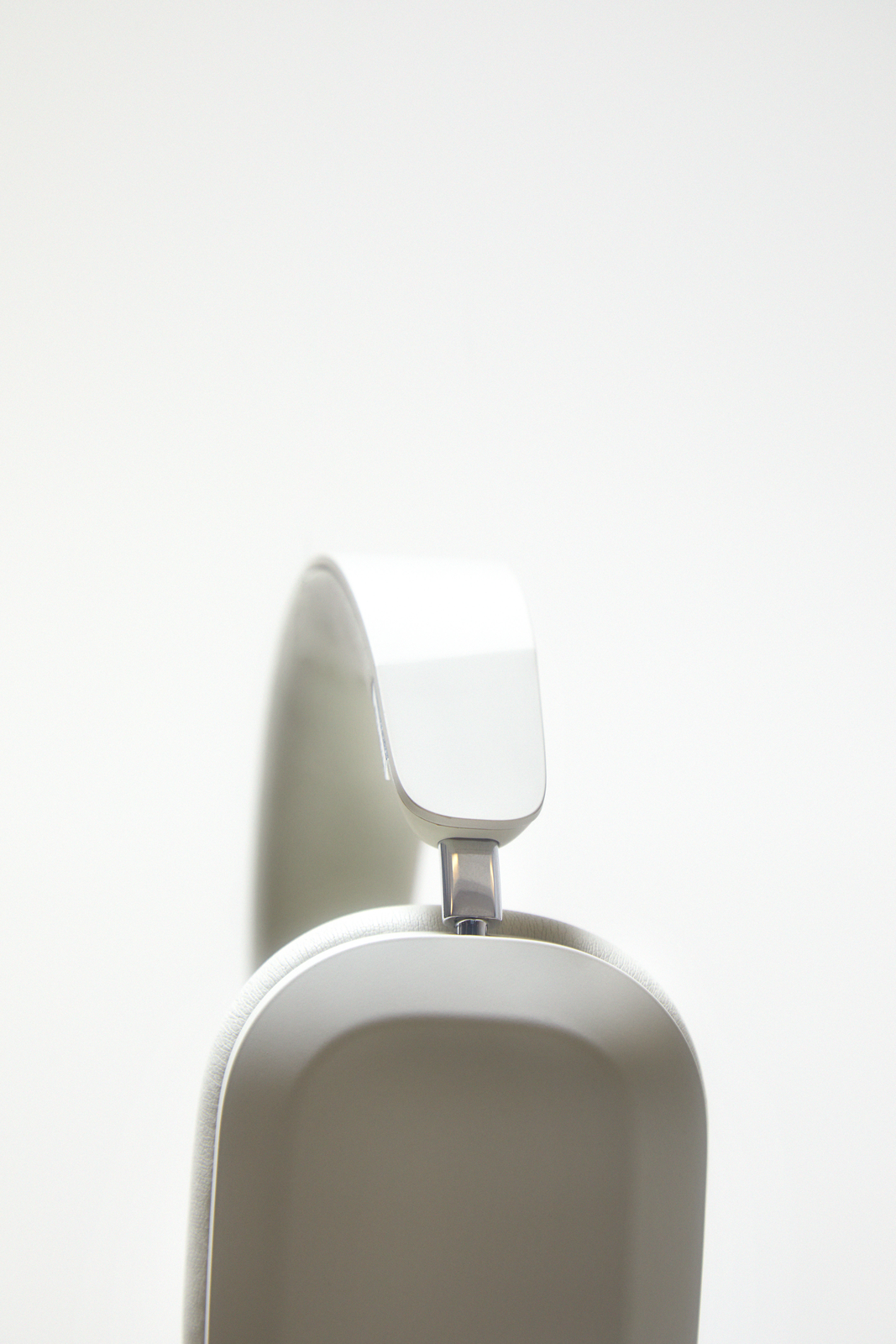 MONDO Over-Ear Headphones (Greige)