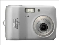 Nikon Coolpix L3 light package - 5,1 MP, 3x zoom - SILVER