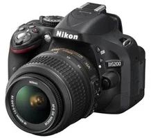 Nikon D5200 + 18-105 VR AF-S DX (VBA350K005)
