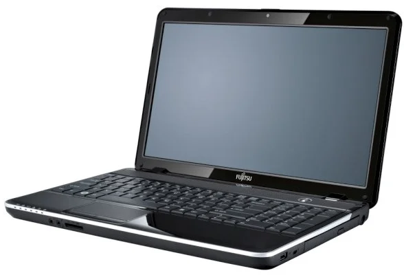 Notebook Fujitsu LIFEBOOK AH512 15,6" LED B820,2GB,320GB,DVD,WiFi,HDMI,W7HP-64bit