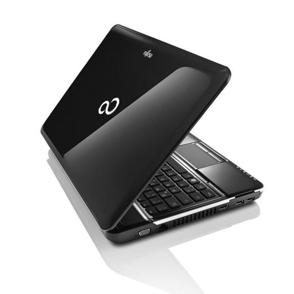 Notebook Fujitsu LIFEBOOK AH531 15,6" LED Pentium DC B960 ,4GB,320GB,GT525M s 1GB,DVD,WiFi,HDMI,W7HP-64bit
