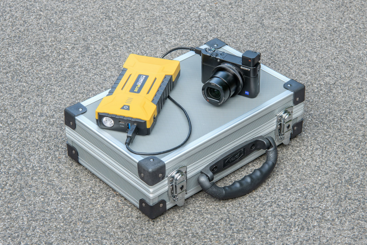 Powerplus POWX4255 - JUMP STARTER 3-IN-1 700A/12000MAH/12V