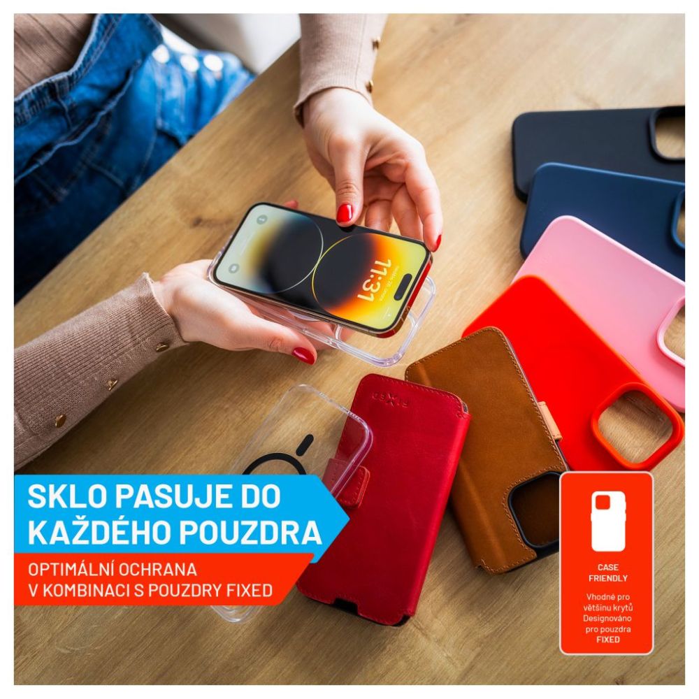 Prémiové ochranné tvrdené sklo FIXED Armor s aplikátorom pre Apple iPhone 15 Plus, čierne