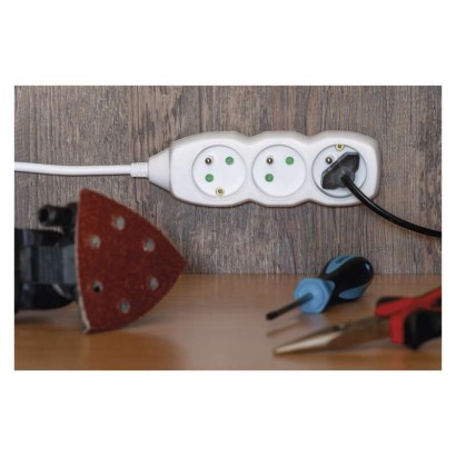 Prodlužovací kabel 3 m / 4 zásuvky / bílý / PVC / 1,5 mm2