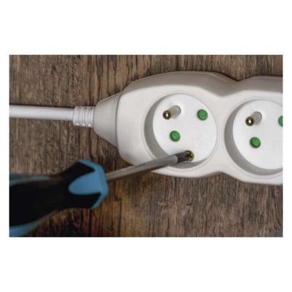 Prodlužovací kabel 5 m / 6 zásuvek / bílý / PVC / 1,5 mm2