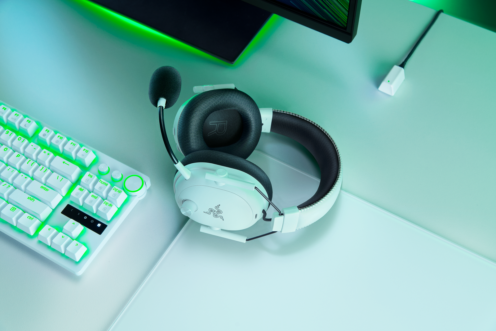 Razer BlackShark V3 Pro - biely