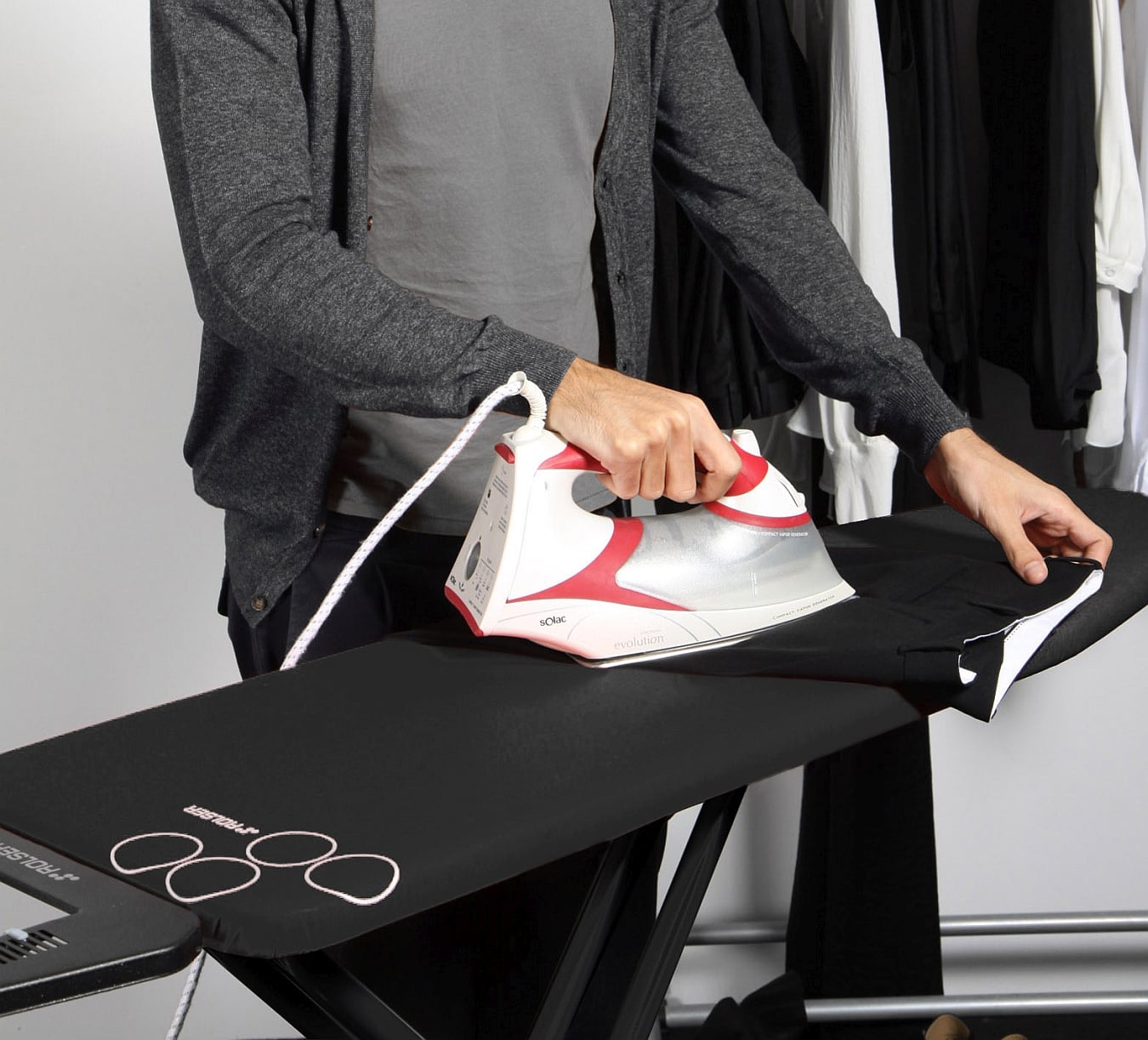 Table à Repasser Rolser K-UNO Noire - 115x35 Cm, 11 Positions, Pliable Et Perforée