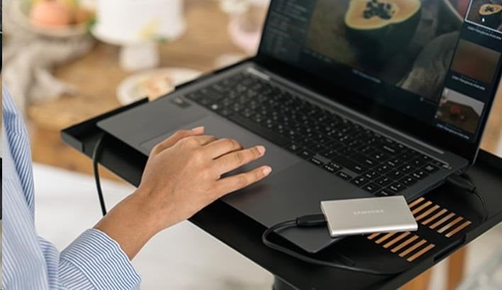 Samsung SSD T7 Resurrected 2TB stříbrný