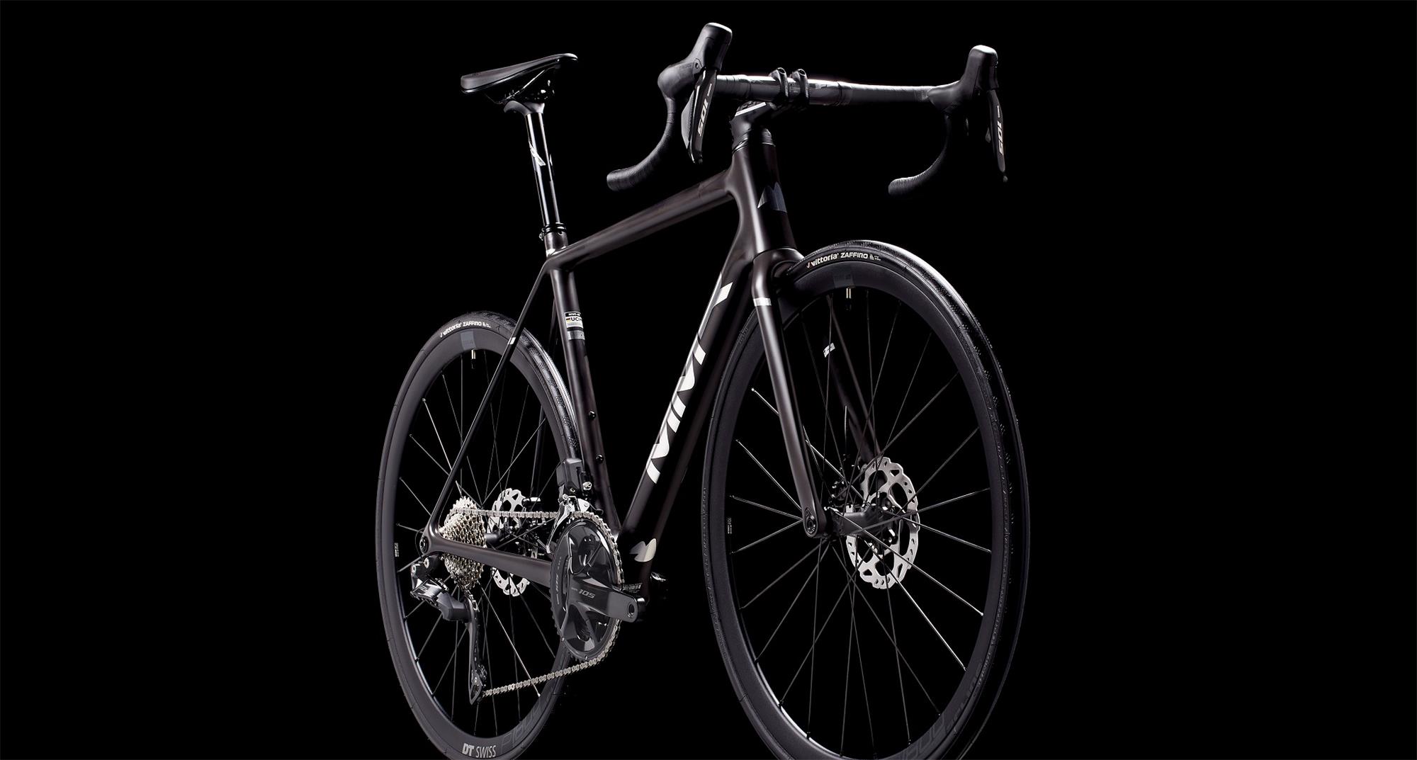 Silniční kolo MMR ADRENALINE 30 - Carbon N Chrome - vel.M 24/2025