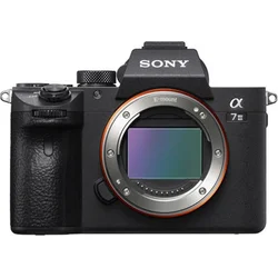 Sony Alpha 7 III (ILCE-7M3), telo ILCE7M3B.CEC