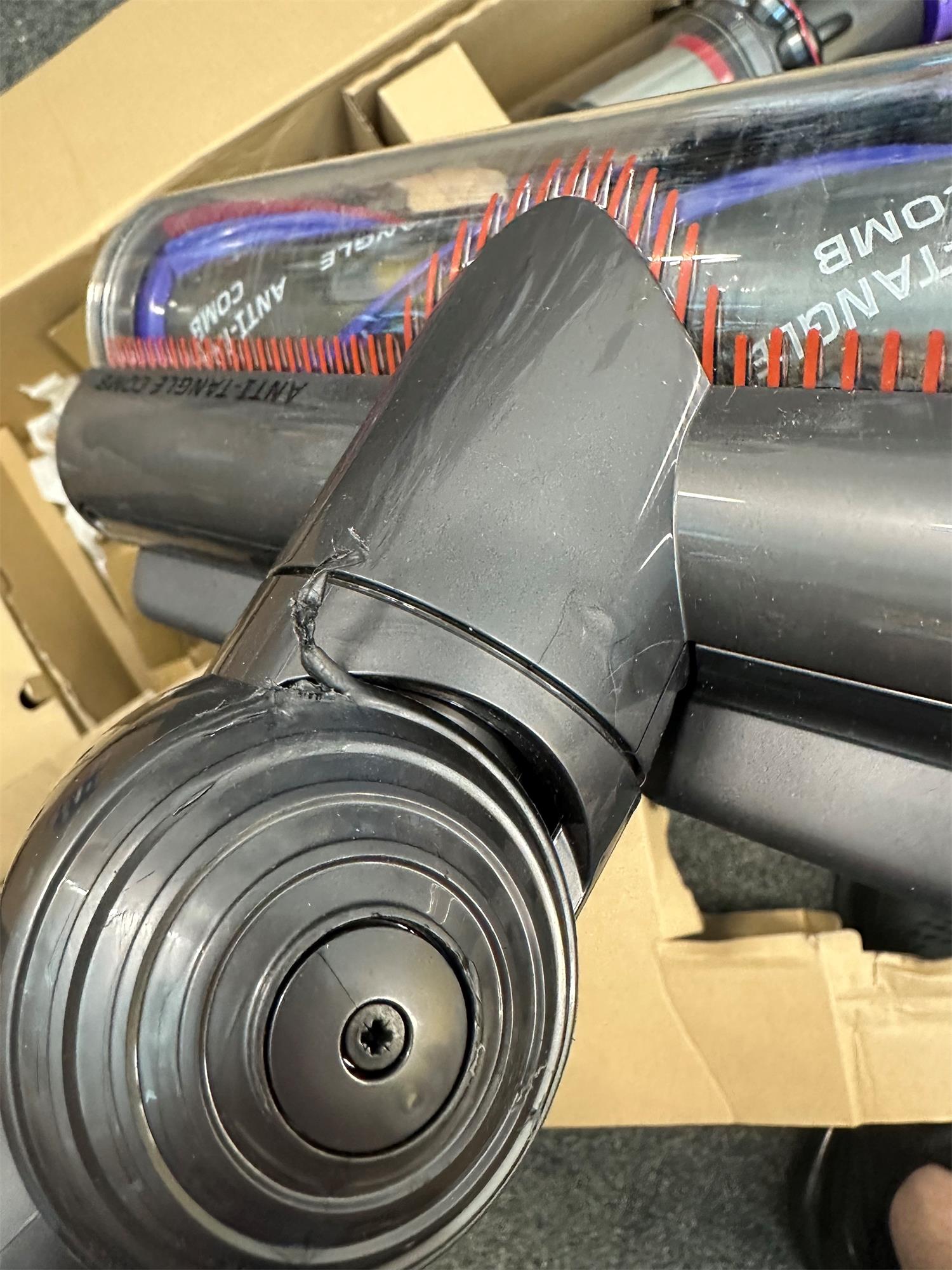 Vysávač Dyson V15 Detect